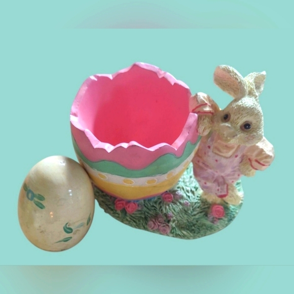 LOT OF ADORABLE VINTAGE EASTER BUNNY FIGURINES & PINK EGG HOLDER ~ HAND-PAINTED - Picture 4 of 12